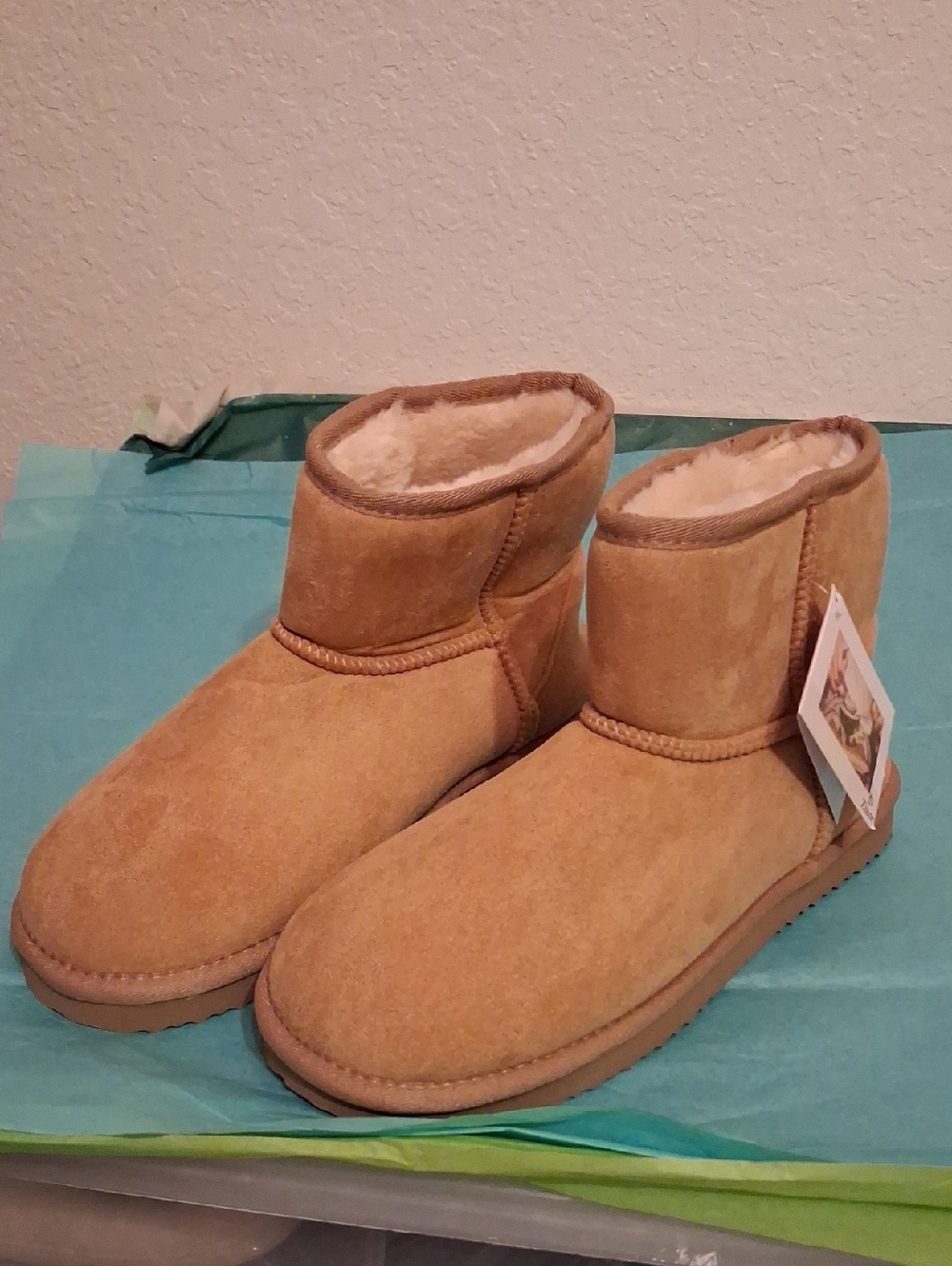 Classic Women's Short Shearling Lined Ankle Boots - Chestnut Sz 9